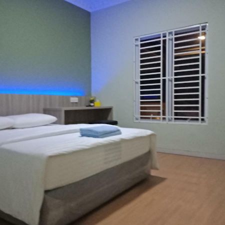 Sleeprest @ Golden Prima Hotel Batam Exterior photo