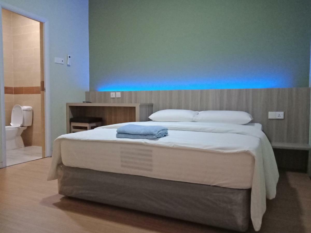 Sleeprest @ Golden Prima Hotel Batam Exterior photo