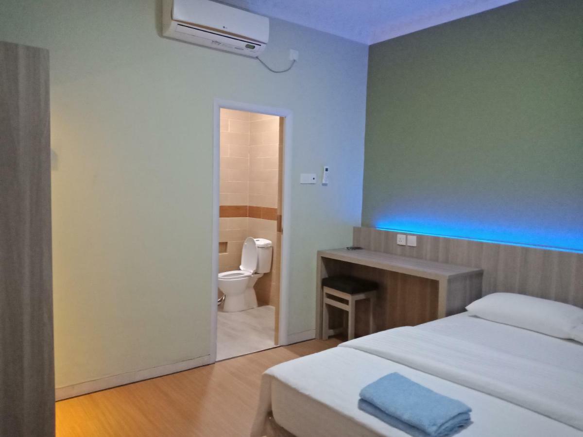 Sleeprest @ Golden Prima Hotel Batam Exterior photo