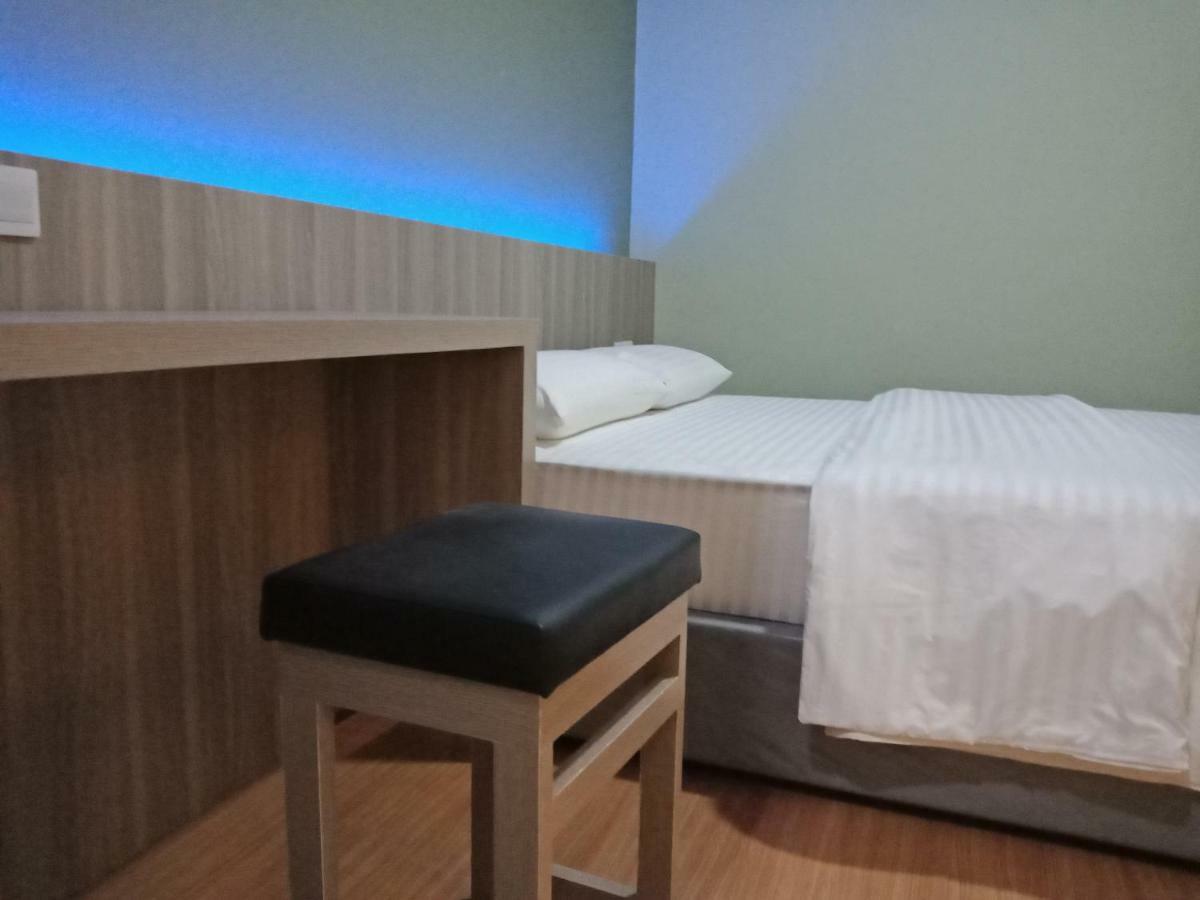 Sleeprest @ Golden Prima Hotel Batam Exterior photo