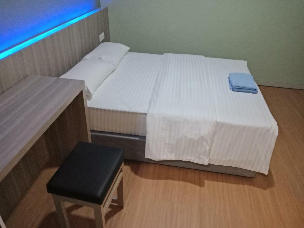 Sleeprest @ Golden Prima Hotel Batam Exterior photo